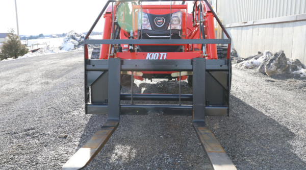 Pallet forks with Universal quick attach