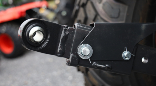 Hook up attachments quickly and effortlessly