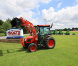 Tractor with the comfort of a cab and air condtioning