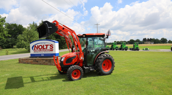 Tractor with the comfort of a cab and air condtioning